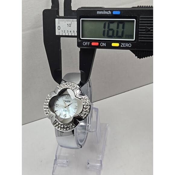 Yaqin Clover Crystal Bangle Watch Silver MOP Dial Quartz New Battery Ladies Gift - Picture 5 of 10
